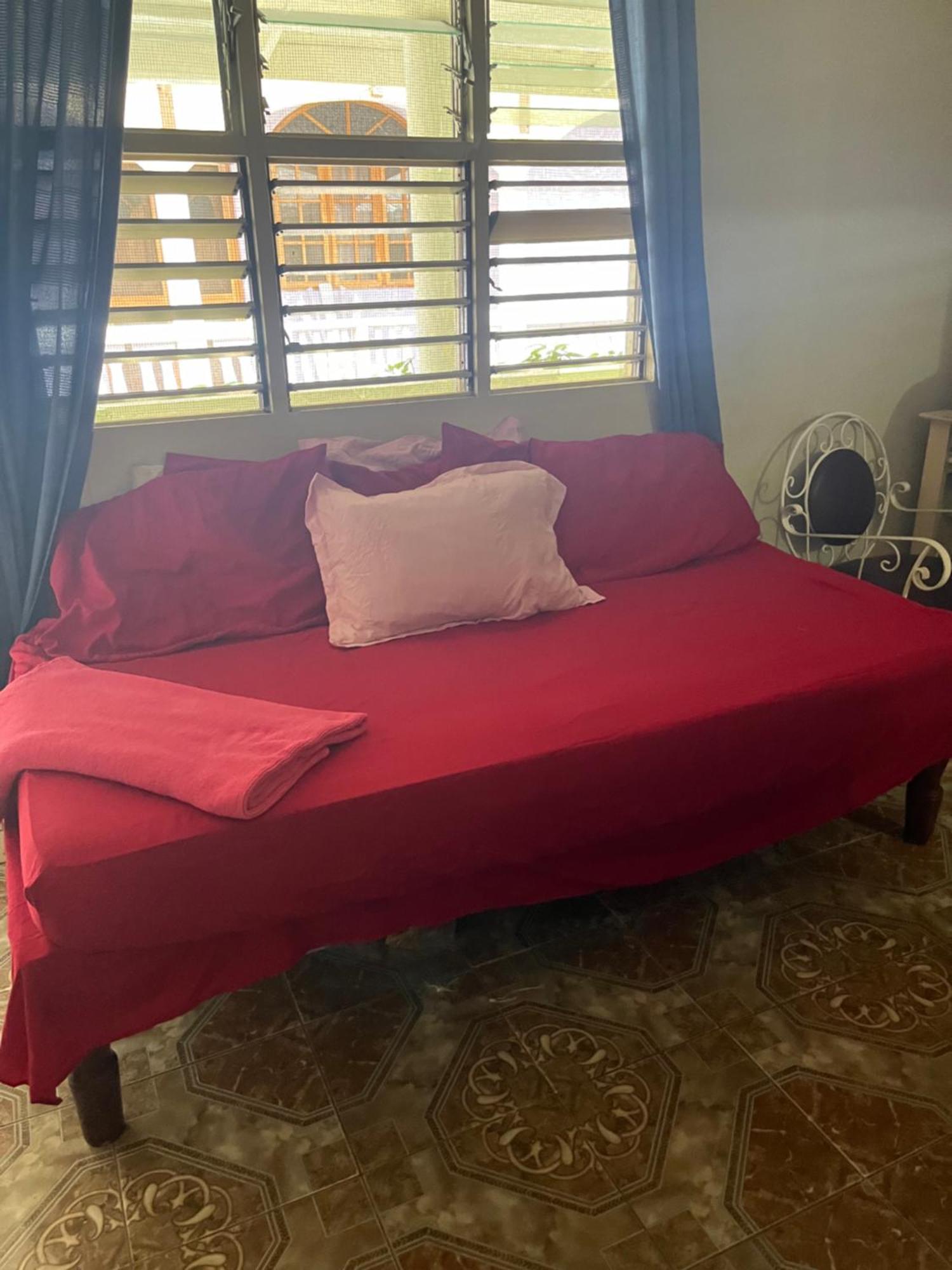 Andre'S Guest House Негрил Екстериор снимка