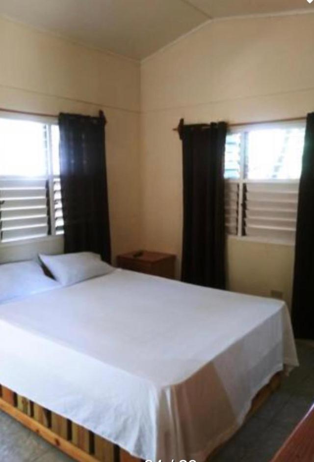 Andre'S Guest House Негрил Стая снимка