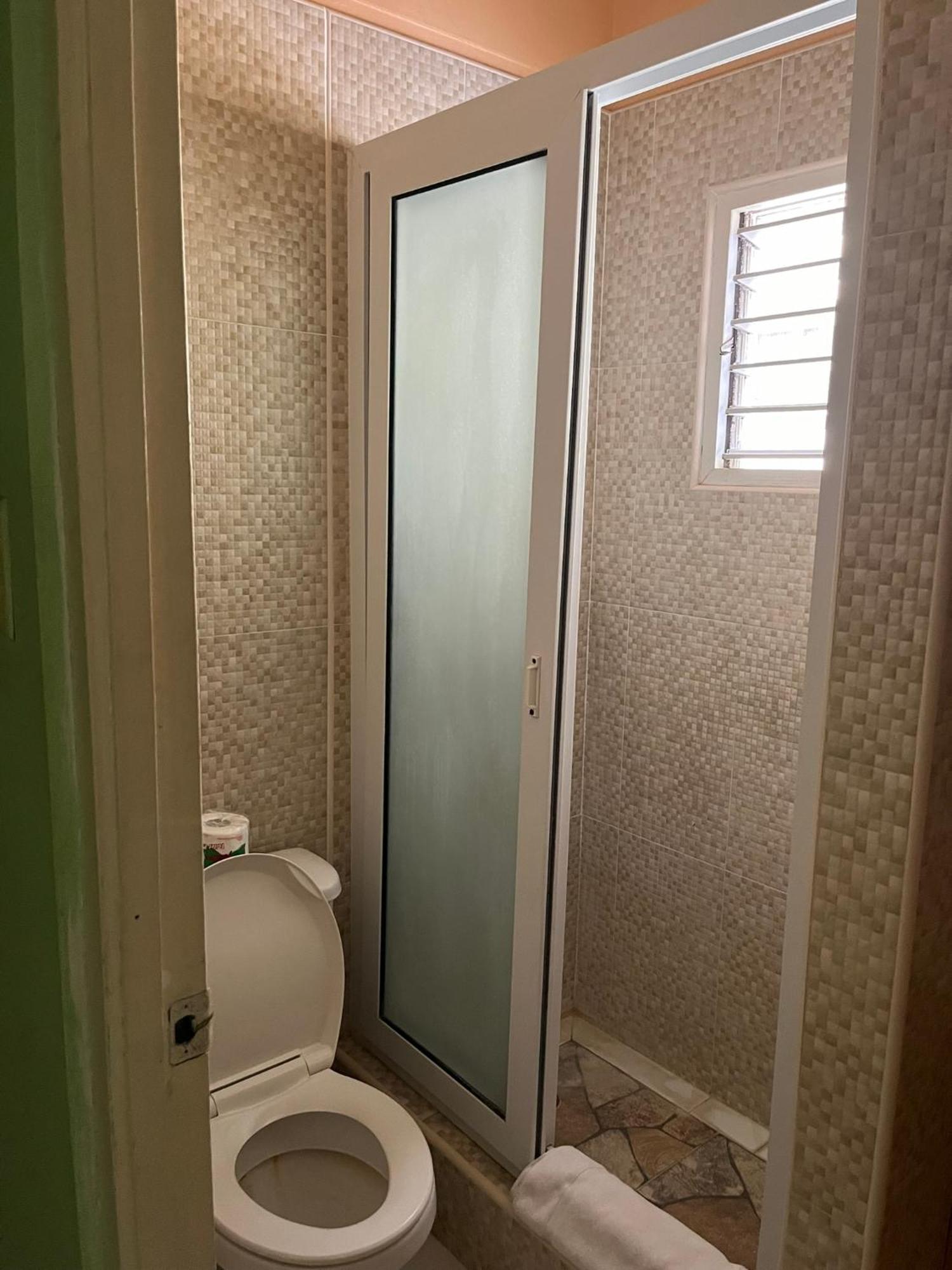 Andre'S Guest House Негрил Стая снимка